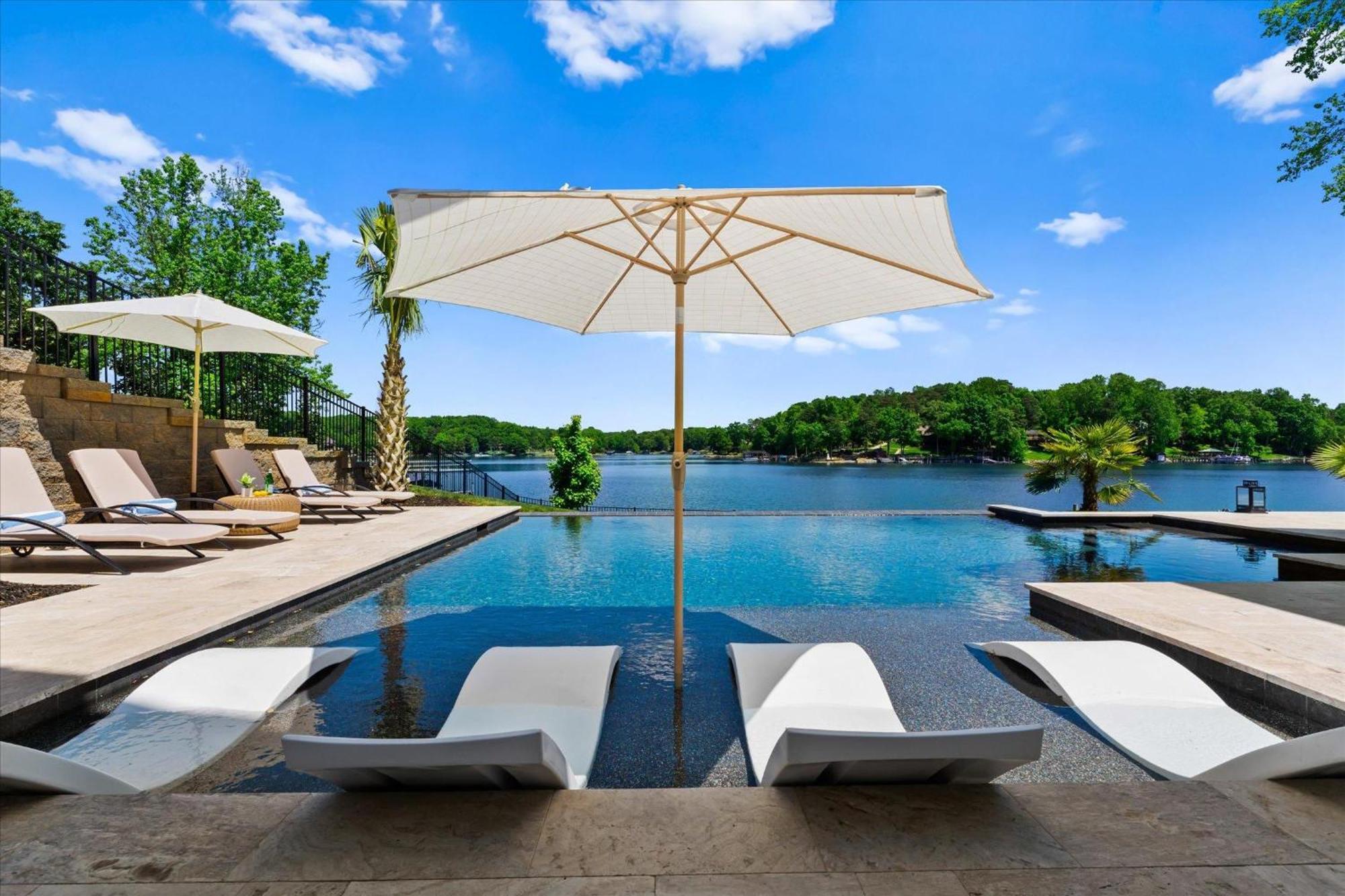 Hogan Crest Villa มัวร์สวิลล์ ภายนอก รูปภาพ